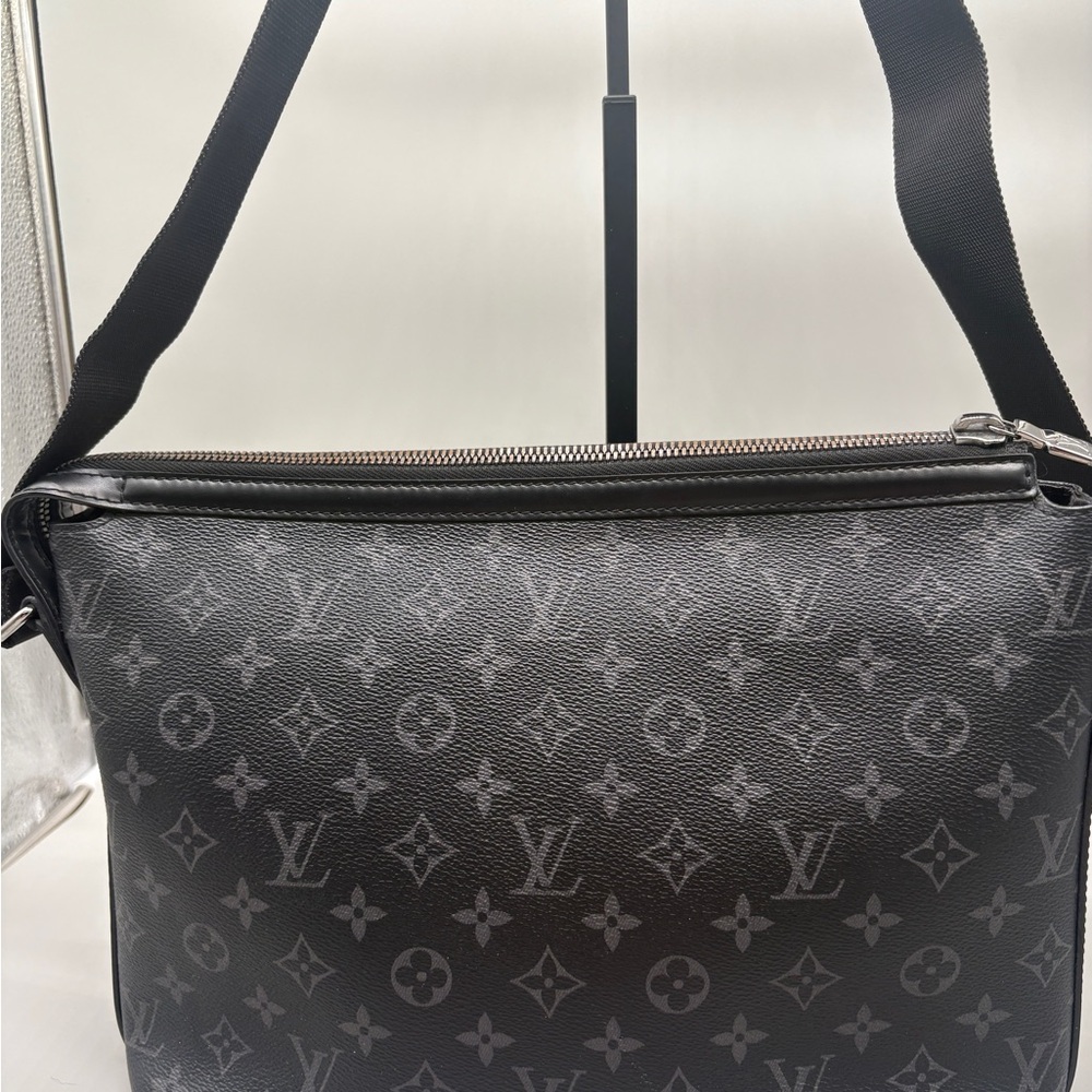 Louis vuitton eclipse messenger bag